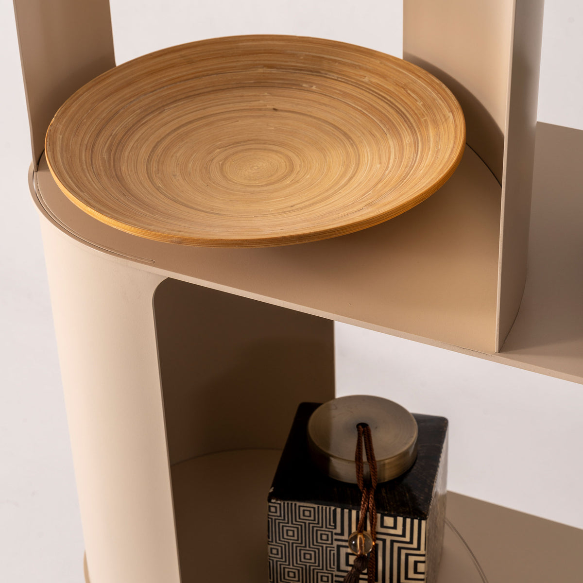 Solana Dresser