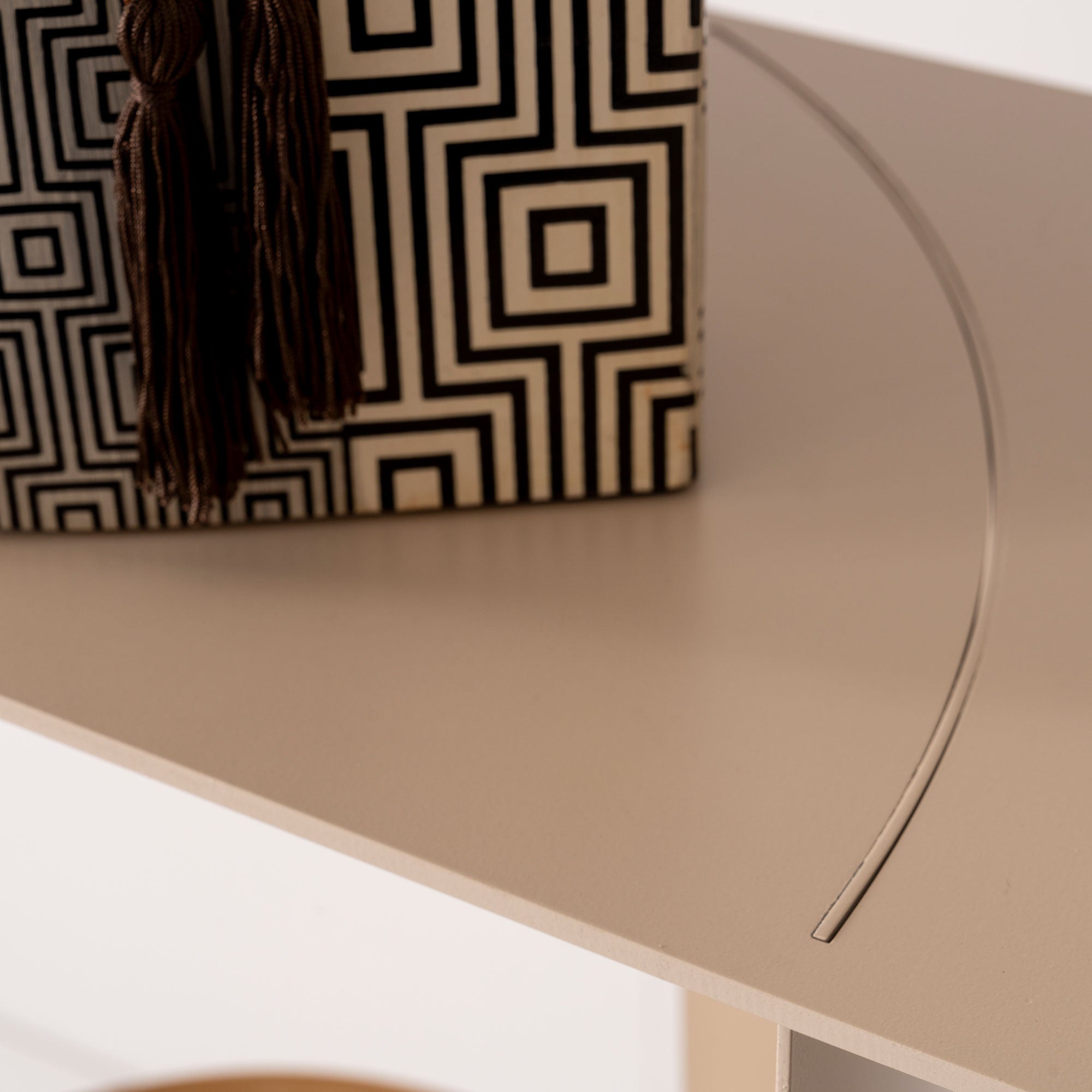 Solana Dresser
